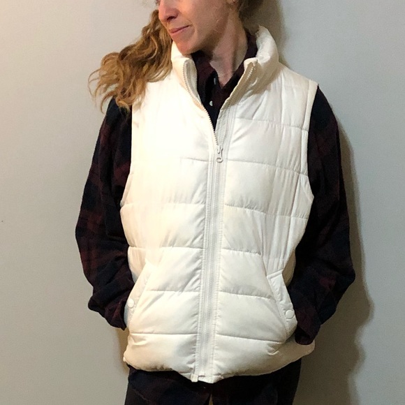 White vest - Picture 1 of 5